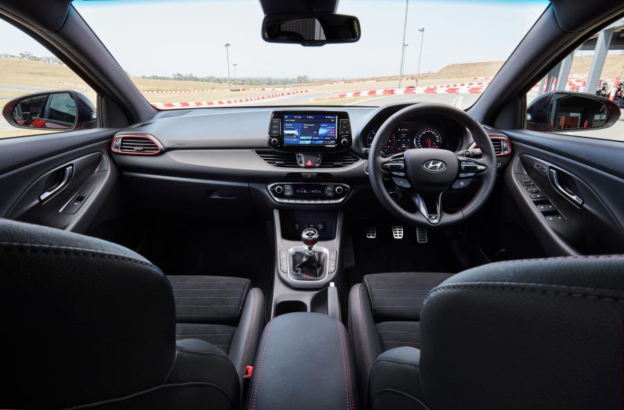 Торпедо Hyundai i30 Fastback N (PD) 2019 года  (AU) (фото 16 из 40)